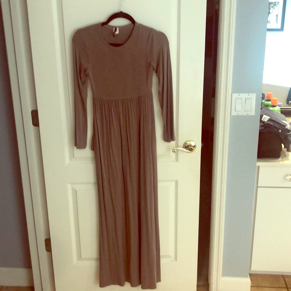 Long sleeve maxi dress